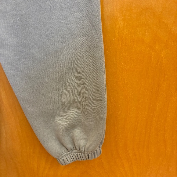 ALO Yoga Accolade Sweatpants. Size XXS in Cosmic Grey - Picture 5 of 7